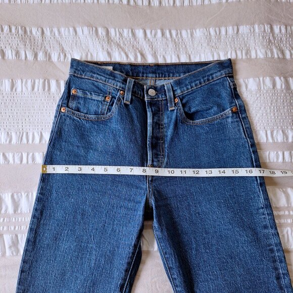 Levi's Premium Women's 501 Crop Jeans Size 26x26 (26x24) Blue Denim Big E 36200 - Picture 13 of 16